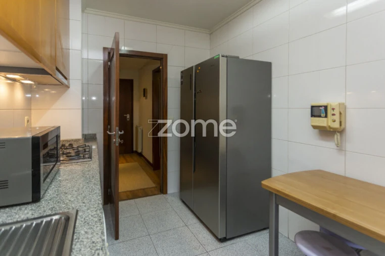 Apartamento T2 para Arrendamento em Paranhos Foto 7