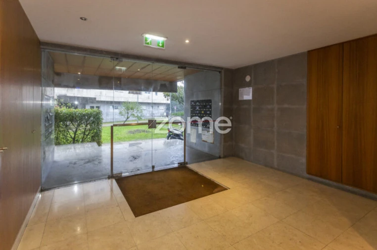 Apartamento T2 para Arrendamento em Paranhos Foto 18