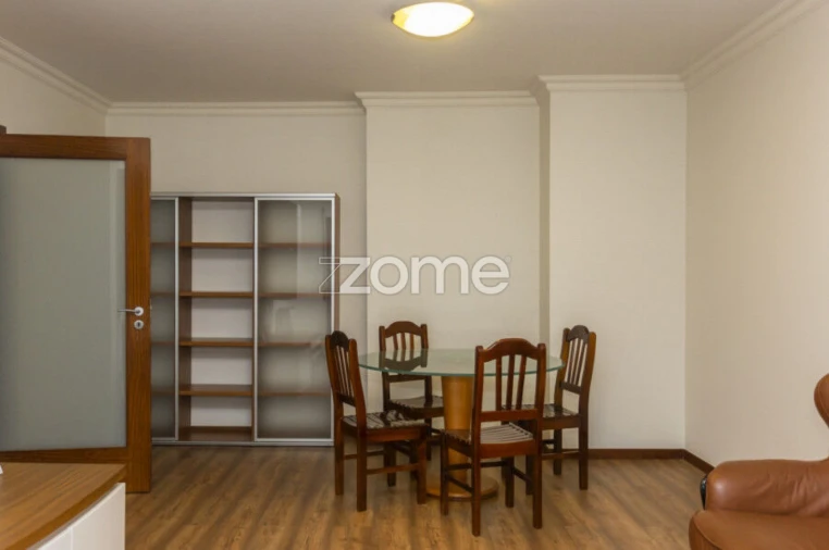 Apartamento T2 para Arrendamento em Paranhos Foto 3