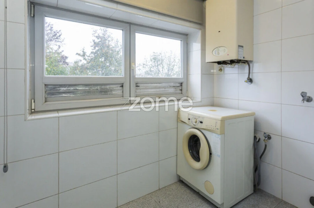 Apartamento T2 para Arrendamento em Paranhos Foto 6