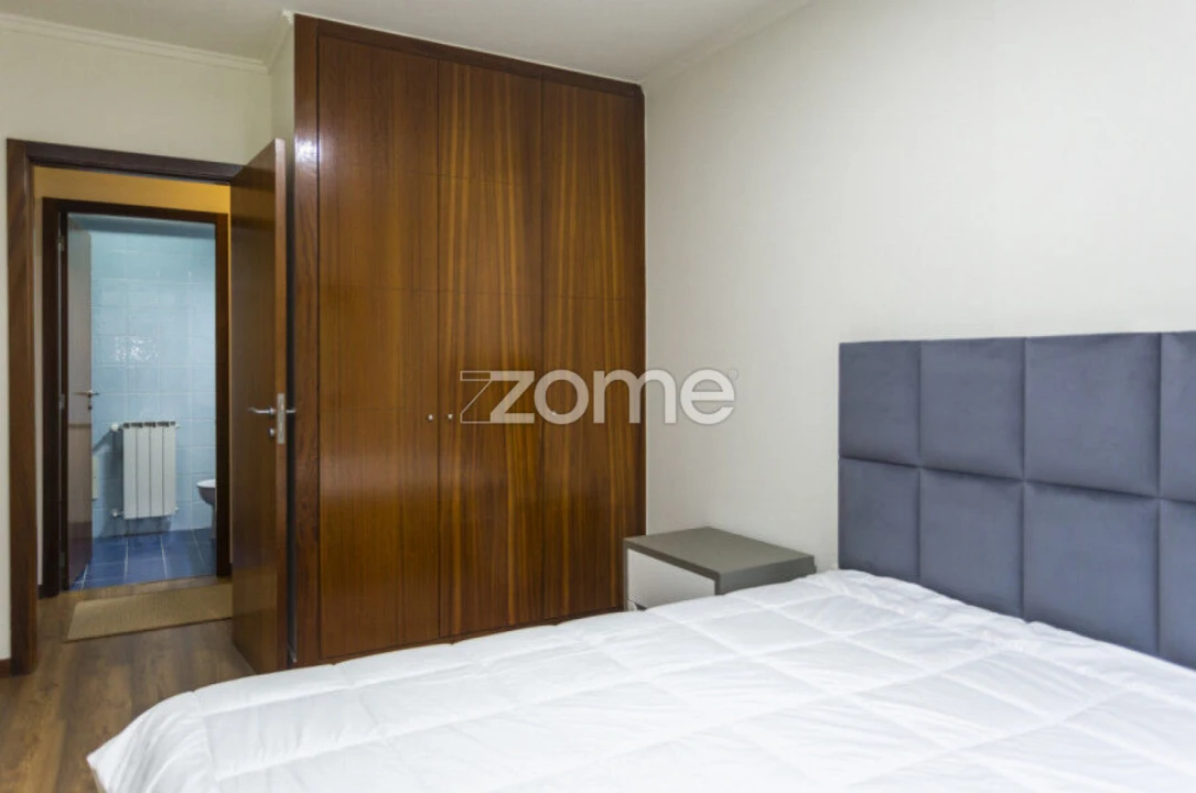 Apartamento T2 para Arrendamento em Paranhos Foto 12