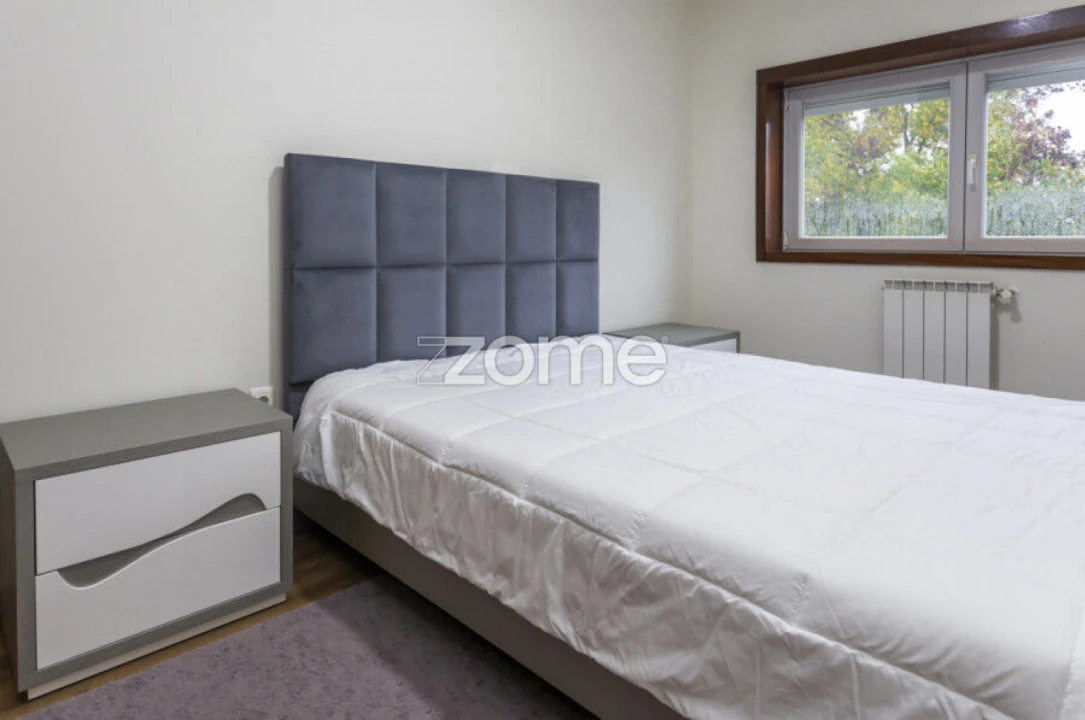 Apartamento T2 para Arrendamento em Paranhos Foto 11