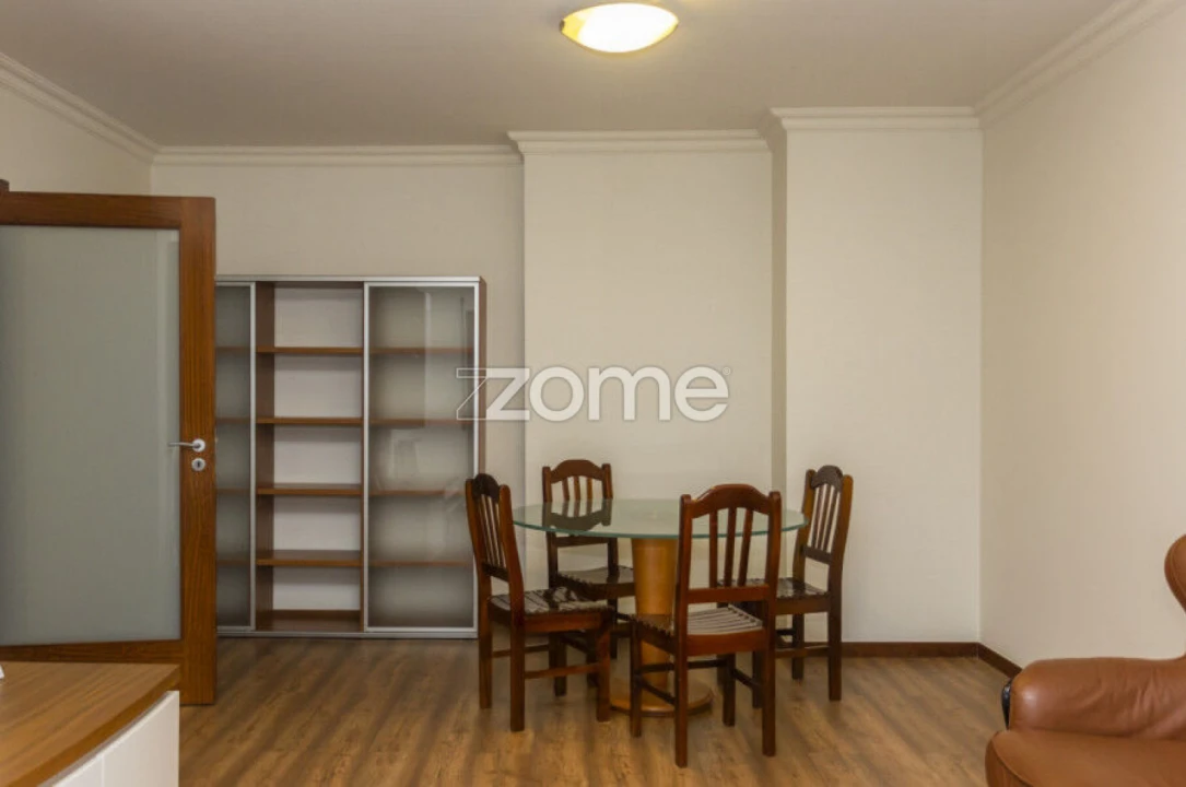 Apartamento T2 para Arrendamento em Paranhos Foto 3