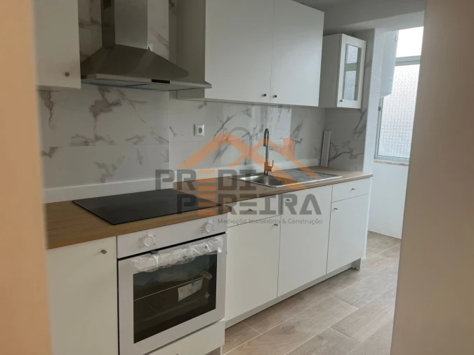 Apartamento T2 para Venda em Falagueira-Venda Nova Foto 3