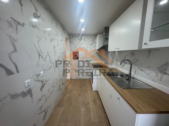 Apartamento T2 para Venda em Falagueira-Venda Nova Foto 4
