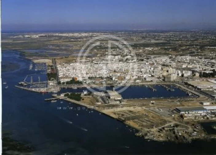 Terreno para Venda em Quelfes Foto 3