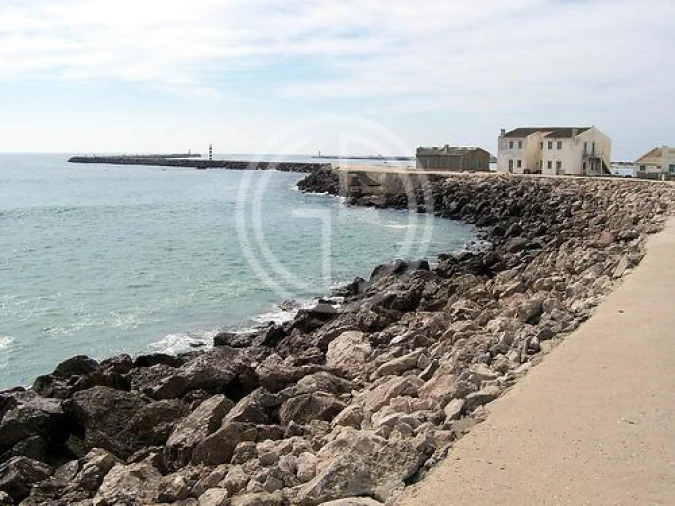 Terreno para Venda em Quelfes Foto 5