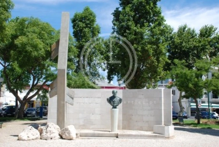 Terreno para Venda em Quelfes Foto 15