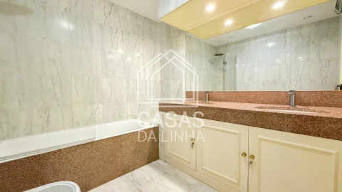 Apartamento T2 para Arrendamento em Santo António