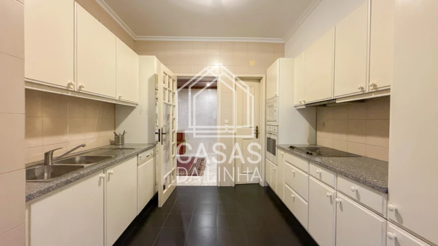 Apartamento T2 para Arrendamento em Santo António Foto 2