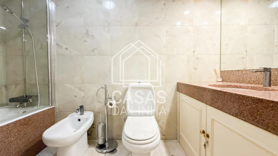 Apartamento T2 para Arrendamento em Santo António Foto 17