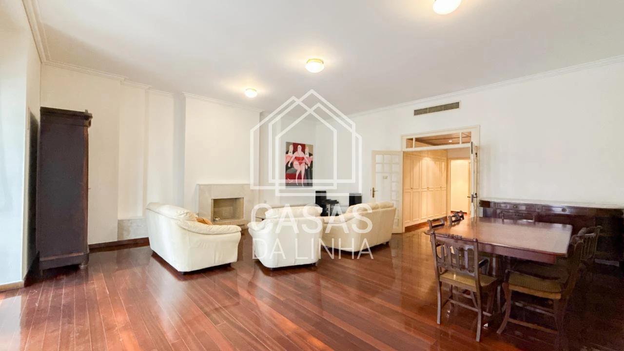 Apartamento T2 para Arrendamento em Santo António Foto 1