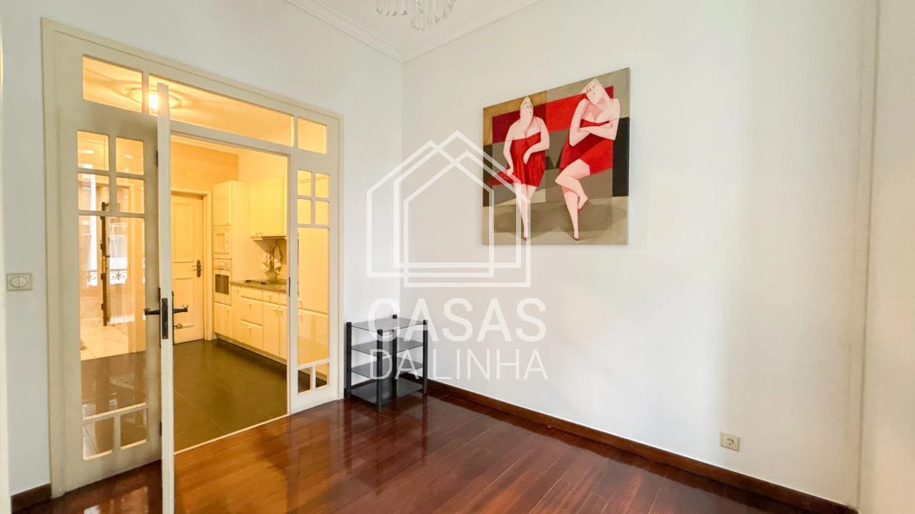 Apartamento T2 para Arrendamento em Santo António Foto 10