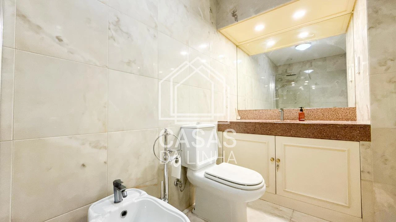 Apartamento T2 para Arrendamento em Santo António Foto 18