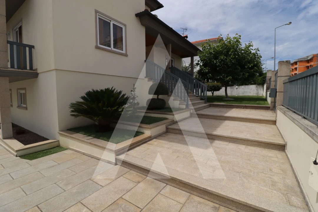 Moradia T4 para Venda em Ranhados Foto 2