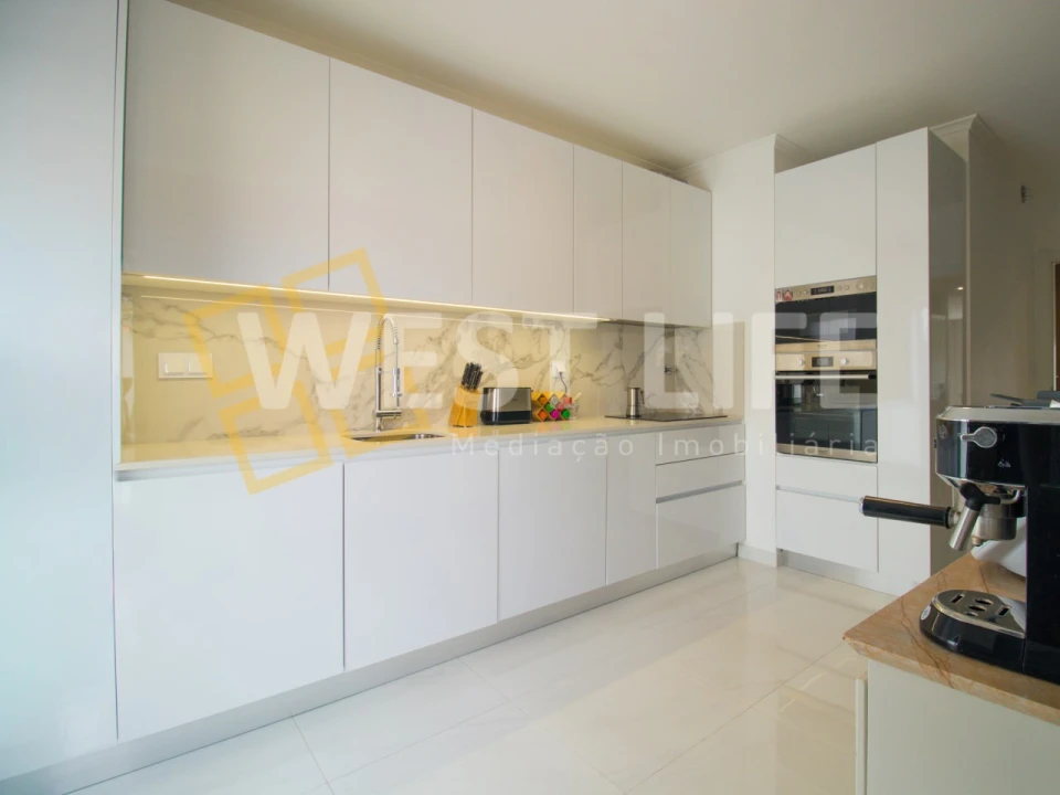 Apartamento T4 para Venda em Malveira e São Miguel de Alcainça Foto 4