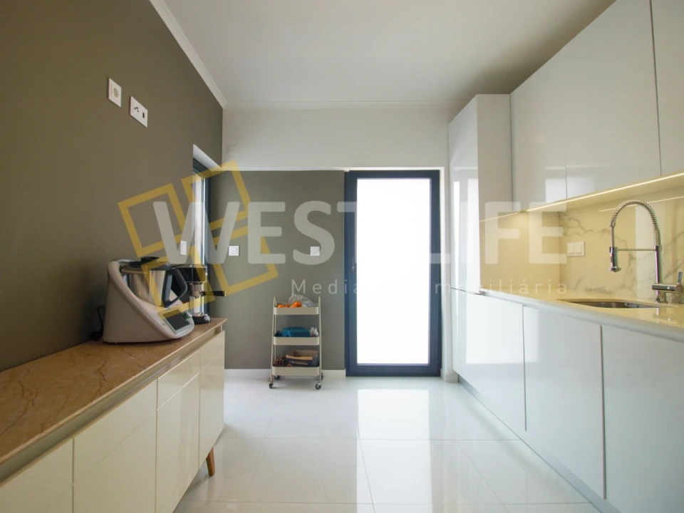 Apartamento T4 para Venda em Malveira e São Miguel de Alcainça Foto 6