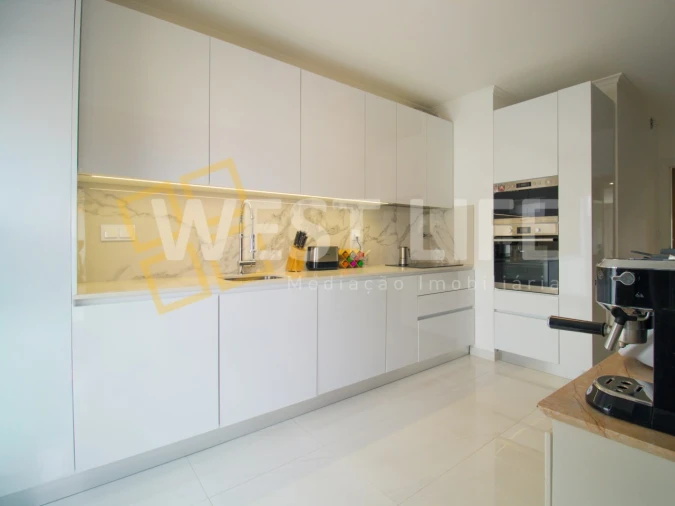 Apartamento T4 para Venda em Malveira e São Miguel de Alcainça Foto 4