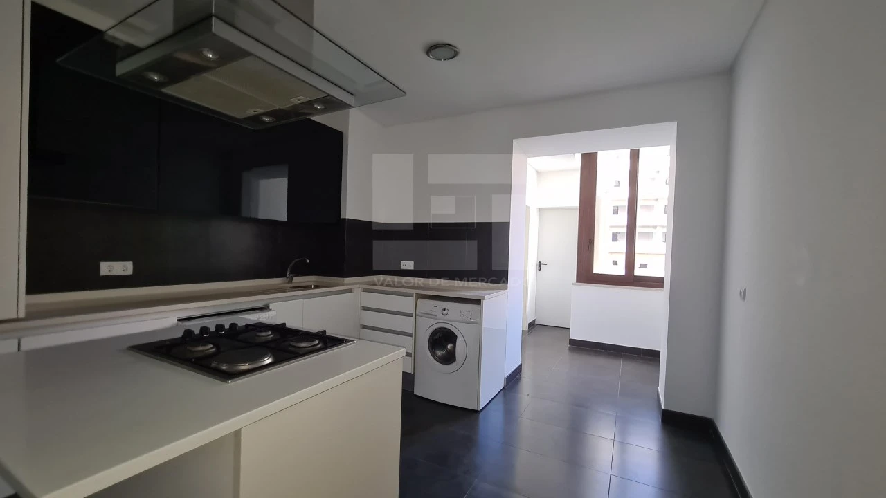 Apartamento T4 para Venda em Avenidas Novas Foto 9