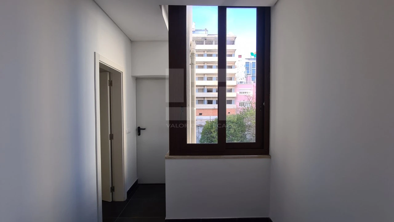 Apartamento T4 para Venda em Avenidas Novas Foto 10