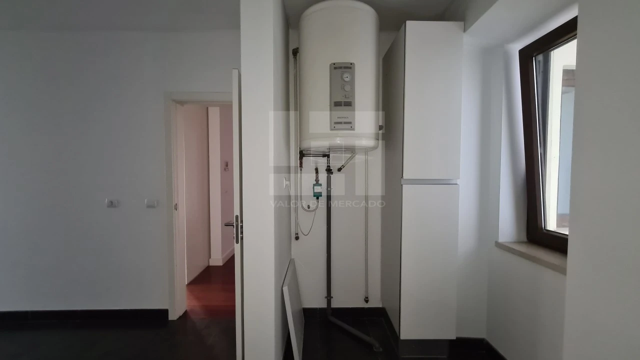 Apartamento T4 para Venda em Avenidas Novas Foto 13