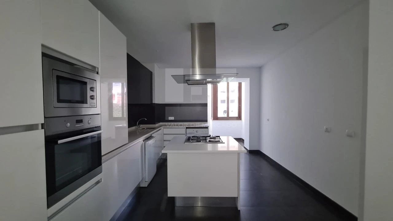 Apartamento T4 para Venda em Avenidas Novas Foto 14