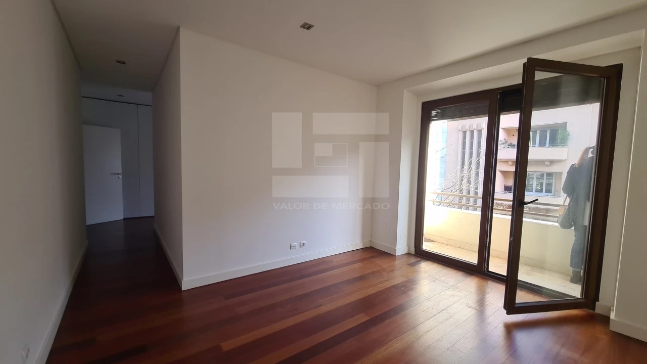 Apartamento T4 para Venda em Avenidas Novas Foto 22