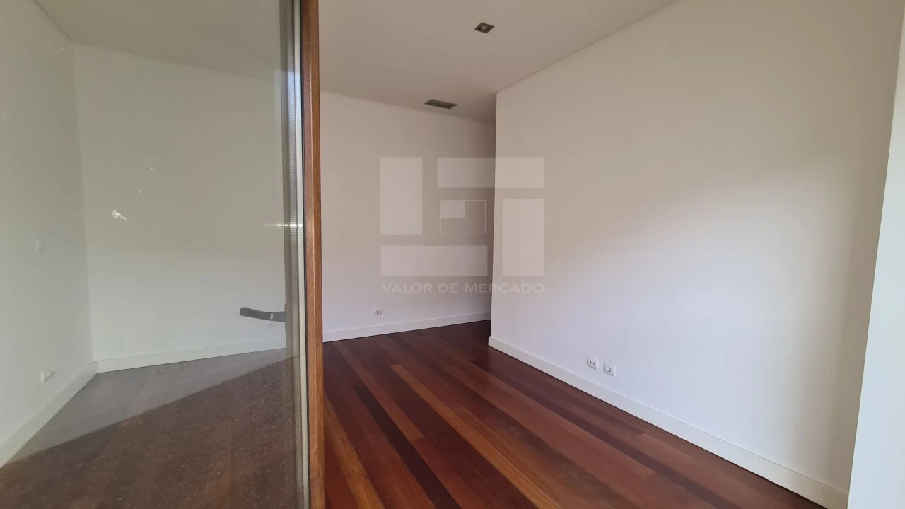 Apartamento T4 para Venda em Avenidas Novas Foto 25
