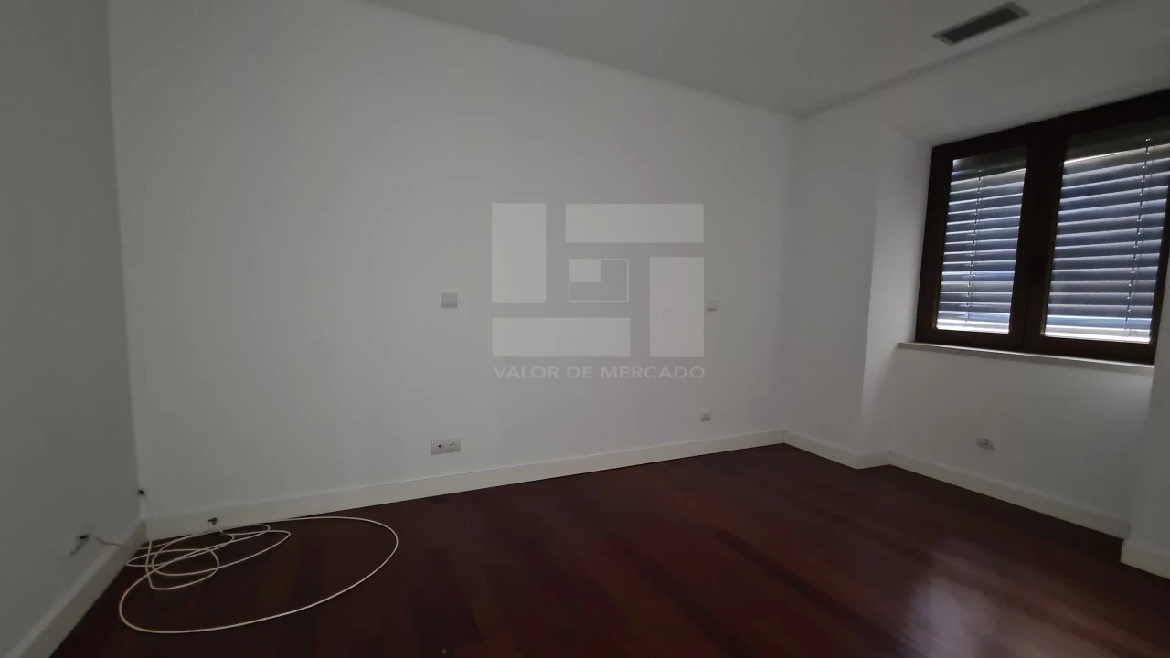 Apartamento T4 para Venda em Avenidas Novas Foto 34