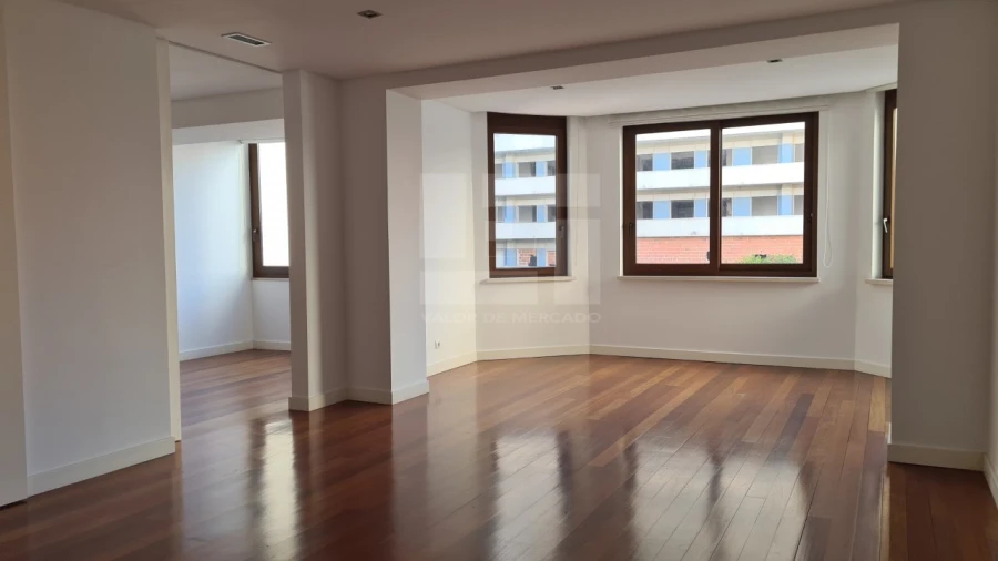 Apartamento T4 para Venda em Avenidas Novas Foto 5