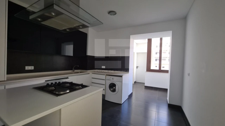 Apartamento T4 para Venda em Avenidas Novas Foto 9