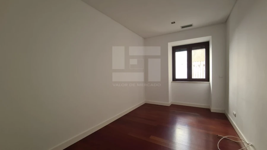 Apartamento T4 para Venda em Avenidas Novas Foto 15