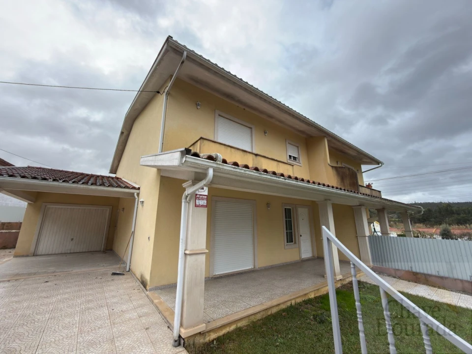 Moradia T3 para Venda em São Miguel de Poiares Foto 1