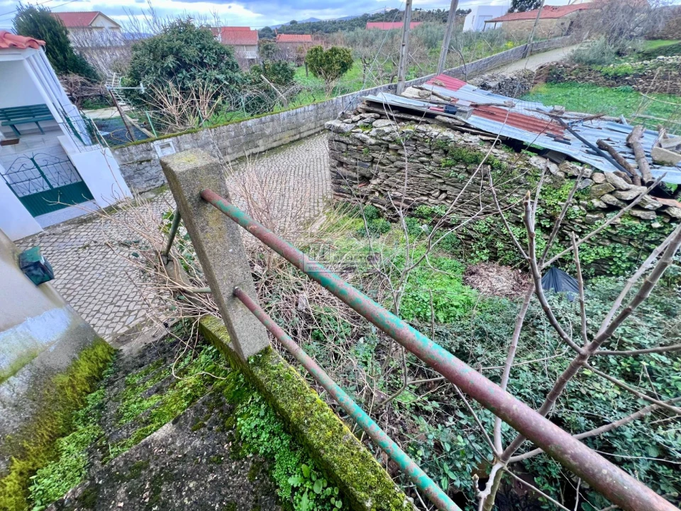 Moradia T3 para Venda em Eucisia, Gouveia e Valverde Foto 4