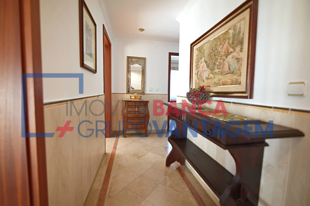 Moradia T4 para Venda em Sarilhos Grandes Foto 11