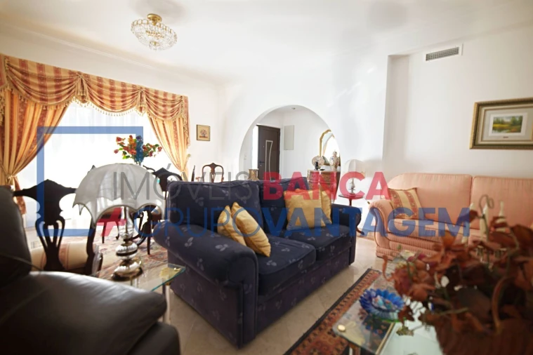 Moradia T4 para Venda em Sarilhos Grandes Foto 7