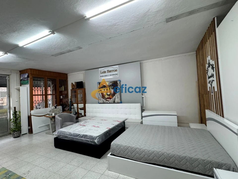 Loja para Arrendamento em Penafiel Foto 6