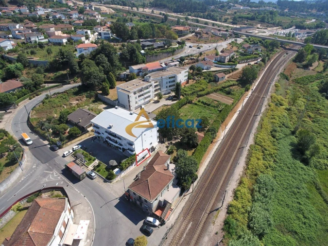 Loja para Arrendamento em Penafiel Foto 1