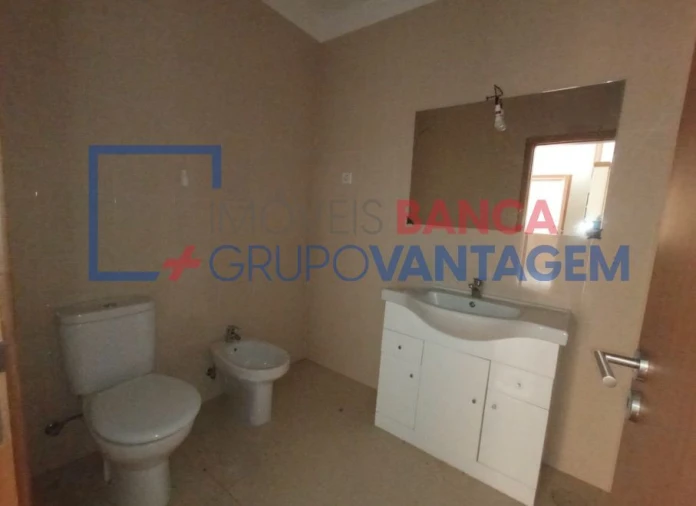 Apartamento T3 para Venda em Fonte Arcada e Oliveira Foto 14