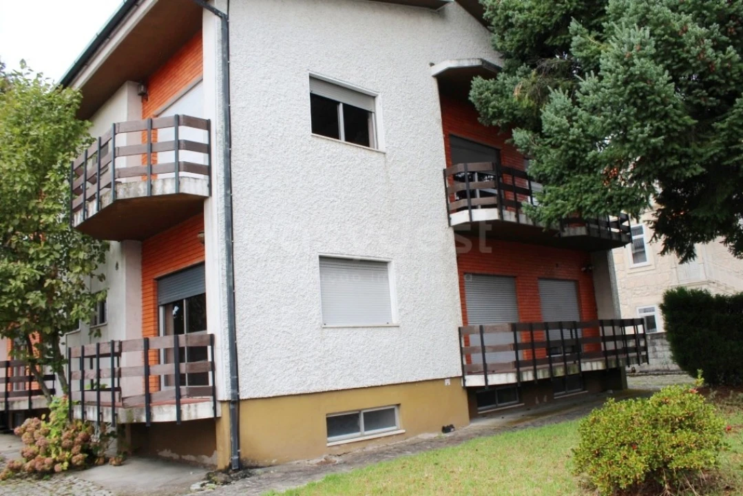 Moradia T6 para Venda em Viseu Foto 1