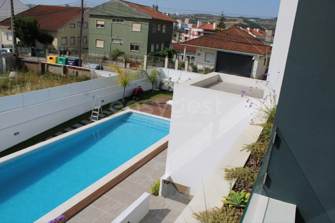 Moradia T4 para Venda em Loures Foto 39