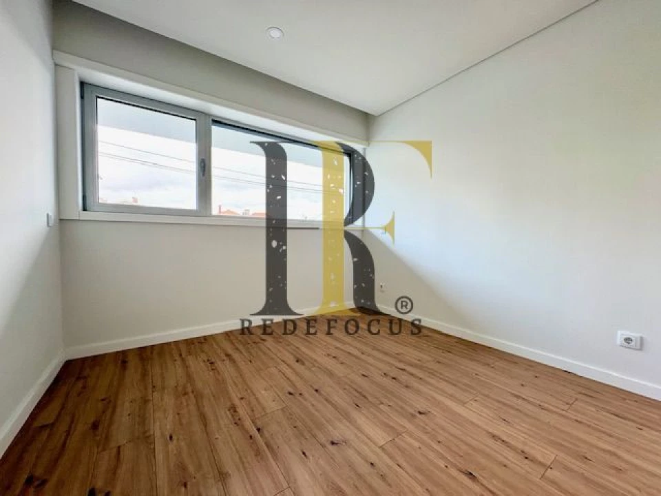 Apartamento T1 para Venda em Esmoriz Foto 7