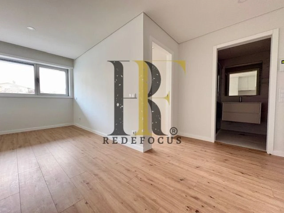 Apartamento T1 para Venda em Esmoriz Foto 3