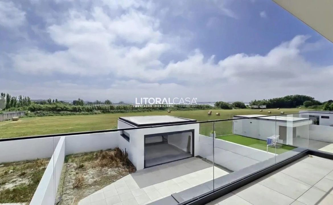 Moradia T4 para Venda em Aradas Foto 14