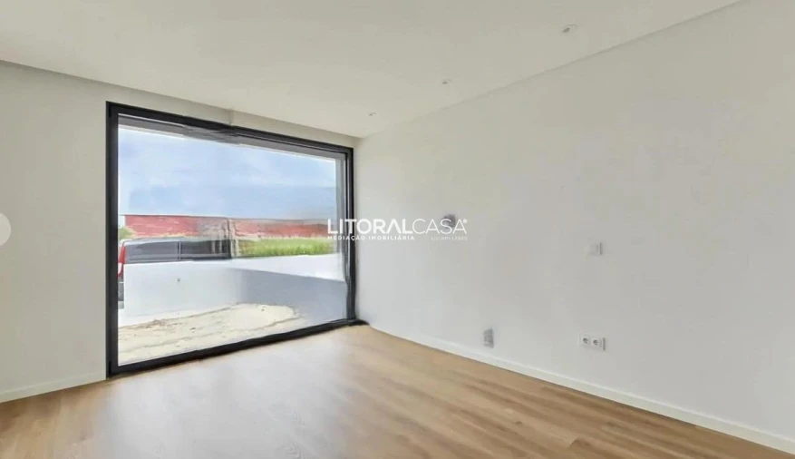 Moradia T4 para Venda em Aradas Foto 16