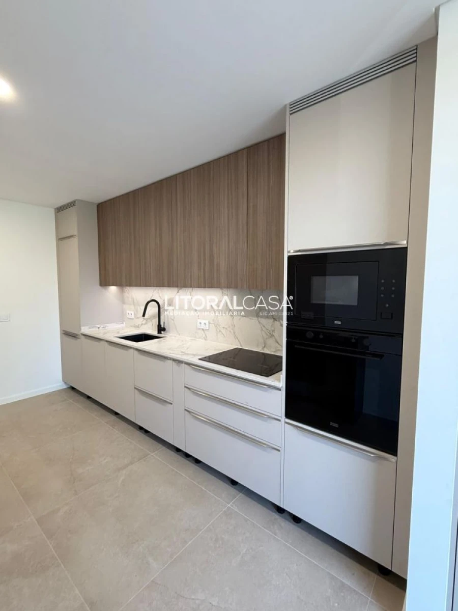 Moradia T4 para Venda em Aradas Foto 7