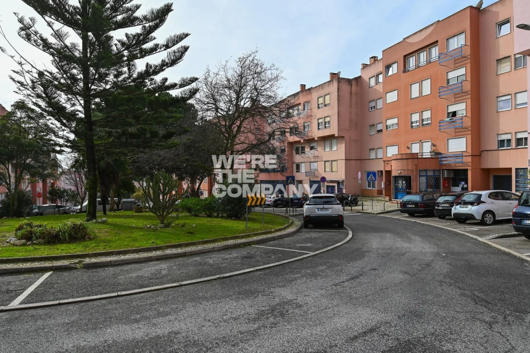 Apartamento T2 para Venda em Massamá e Monte Abraão Foto 25