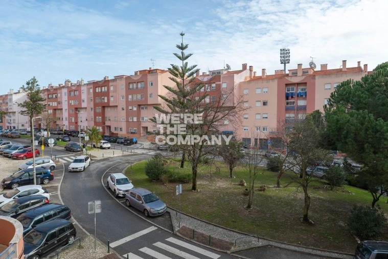 Apartamento T2 para Venda em Massamá e Monte Abraão Foto 22