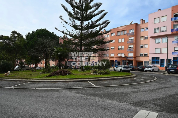 Apartamento T2 para Venda em Massamá e Monte Abraão Foto 26