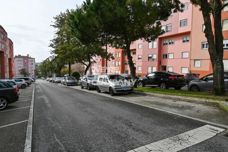 Apartamento T2 para Venda em Massamá e Monte Abraão Foto 27